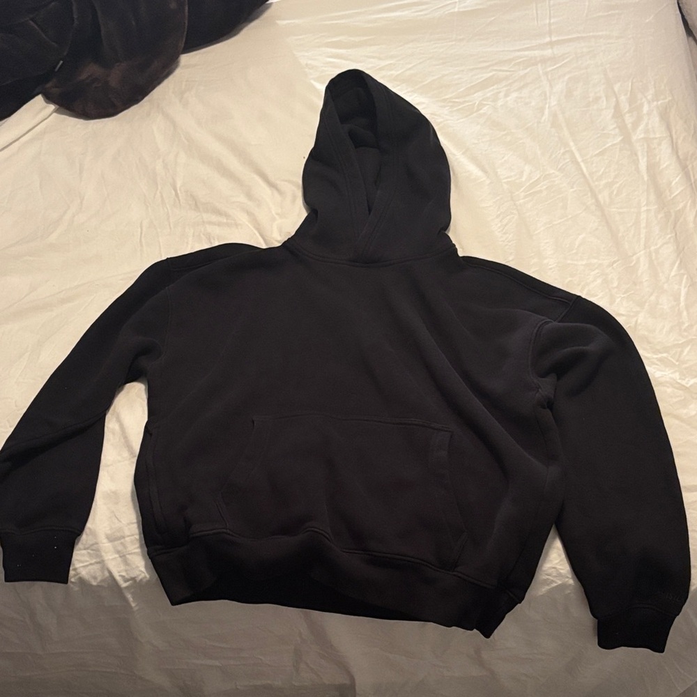 Hollister Men's Black Hoodie Sweater